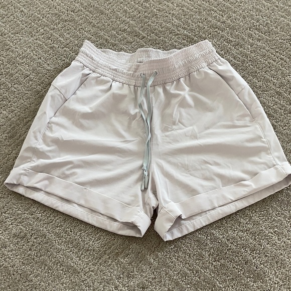 Lululemon shorts 4 spring breaker - Picture 1 of 9